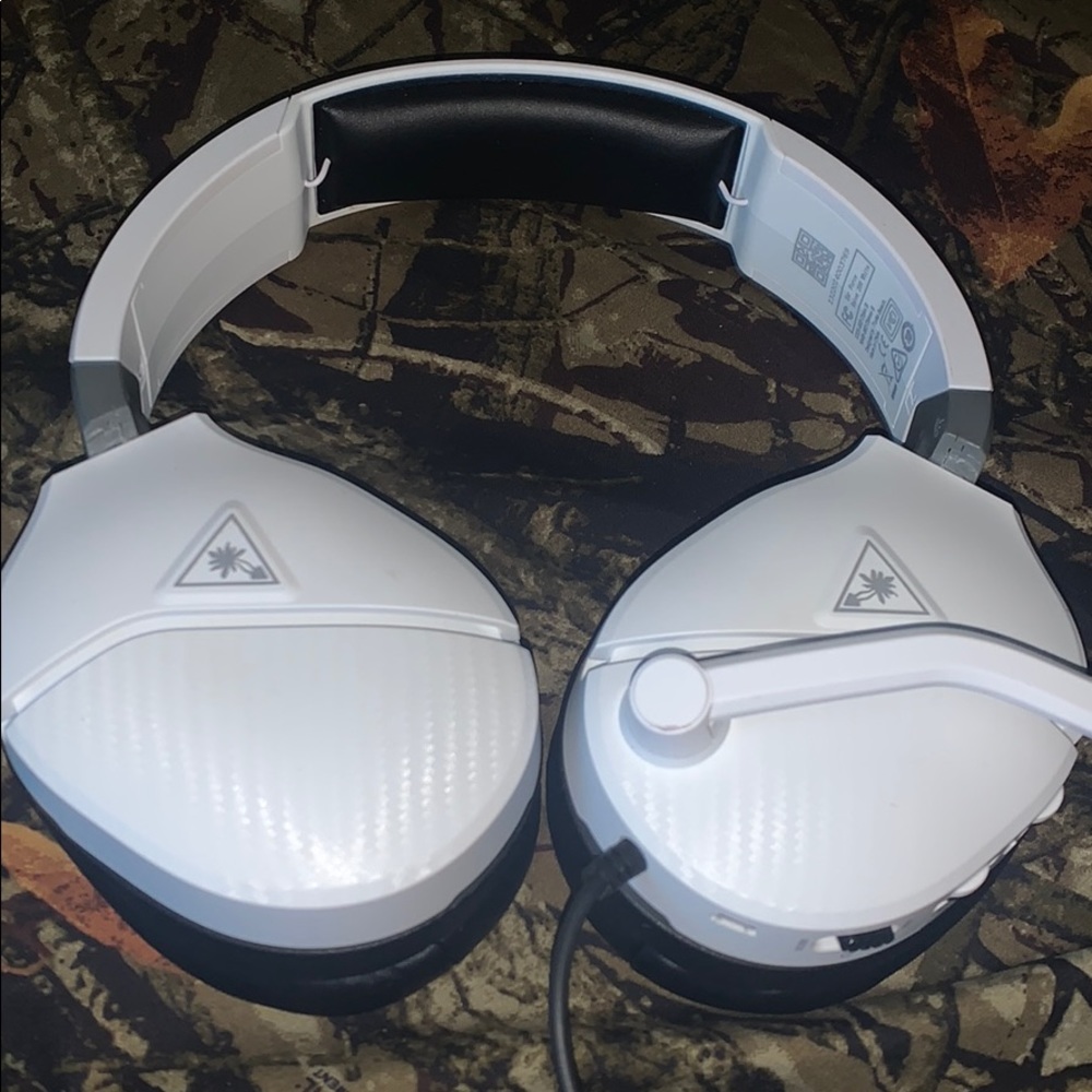 Turtle beach headset works on PS4 and Xbox one